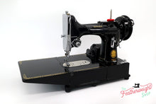 Load image into Gallery viewer, Singer Featherweight 222K Sewing Machine EJ620***
