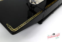 Load image into Gallery viewer, Singer Featherweight 222K Sewing Machine EJ620***
