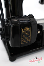 Load image into Gallery viewer, Singer Featherweight 222K Sewing Machine EJ620***
