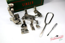 Load image into Gallery viewer, Singer Featherweight 221K Sewing Machine, EG7068**
