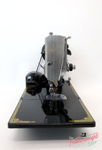 Load image into Gallery viewer, Singer Featherweight 221K Sewing Machine, EG7068**
