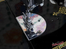 Load image into Gallery viewer, Singer Featherweight 221K Sewing Machine, EH136***
