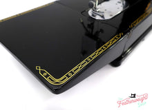 Load image into Gallery viewer, Singer Featherweight 222K 1957 - EM603***
