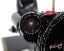 Load image into Gallery viewer, Singer Featherweight 222K 1957 - EM603***
