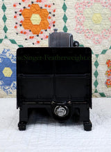 Load image into Gallery viewer, Singer Featherweight 222K Sewing Machine EK636***
