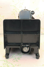 Load image into Gallery viewer, Singer Featherweight 222K Sewing Machine EM602***
