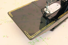Load image into Gallery viewer, Singer Featherweight 222K Sewing Machine EM602***

