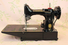 Load image into Gallery viewer, Singer Featherweight 222K Sewing Machine EM6047**
