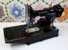 Load image into Gallery viewer, Singer Featherweight 222K Sewing Machine EM9611**
