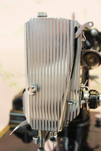 Load image into Gallery viewer, Singer Featherweight 222K Sewing Machine EM6047**
