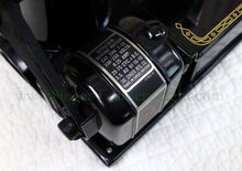 Load image into Gallery viewer, Singer Featherweight 222K Sewing Machine EM9611**
