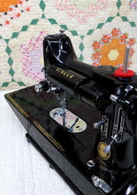 Load image into Gallery viewer, Singer Featherweight 222K Sewing Machine EM9611**
