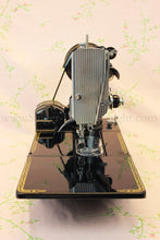 Load image into Gallery viewer, Singer Featherweight 222K Sewing Machine EM6046**
