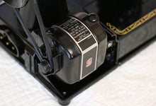 Load image into Gallery viewer, Singer Featherweight 222K Sewing Machine EM6028***
