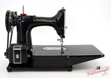 Load image into Gallery viewer, Singer Featherweight 222K 1957 - EM6031**
