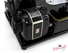 Load image into Gallery viewer, Singer Featherweight 222K 1957 - EM6031**
