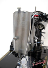 Load image into Gallery viewer, Singer Featherweight 222K 1957 - EM6031**
