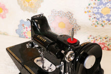 Load image into Gallery viewer, Singer Featherweight 222K Sewing Machine EJ617***
