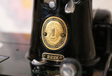 Load image into Gallery viewer, Singer Featherweight 222K Sewing Machine EJ617***
