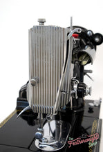Load image into Gallery viewer, Singer Featherweight 222K Sewing Machine EM960***
