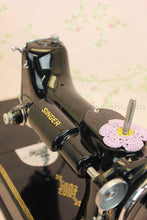 Load image into Gallery viewer, Singer Featherweight 221 Sewing Machine GOLDEN GATE SAN FRANCISCO Edition AF090***
