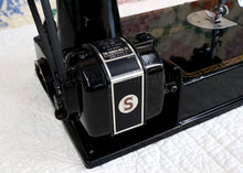 Load image into Gallery viewer, Singer Featherweight 221 Sewing Machine, AM776***
