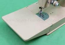 Load image into Gallery viewer, Singer Featherweight 221J Sewing Machine, TAN ES658***
