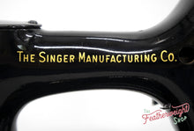 Load image into Gallery viewer, Singer Featherweight 222K Sewing Machine EM9618**
