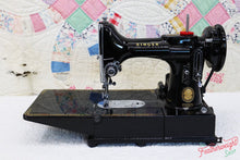 Load image into Gallery viewer, Singer Featherweight 222K Sewing Machine EL184***
