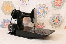 Load image into Gallery viewer, Singer Featherweight 221 Sewing Machine, AL416***
