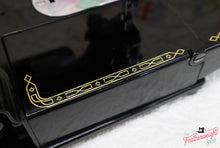 Load image into Gallery viewer, Singer Featherweight 222K Sewing Machine EK3212**
