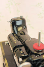 Load image into Gallery viewer, Singer Featherweight 222K Sewing Machine, "Red S" ER900***
