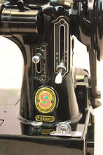 Load image into Gallery viewer, Singer Featherweight 222K Sewing Machine, "Red S" ER900***
