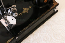Load image into Gallery viewer, Singer Featherweight 221 Sewing machine, 1933 AD541***
