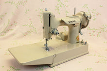 Load image into Gallery viewer, Singer Featherweight 221 Sewing Machine, TAN ES878***
