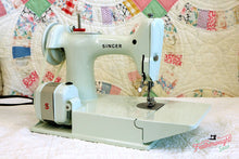 Load image into Gallery viewer, Singer Featherweight 221K Sewing Machine, WHITE EV9057**
