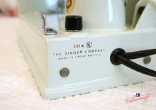 Load image into Gallery viewer, Singer Featherweight 221K Sewing Machine, WHITE EV9057**
