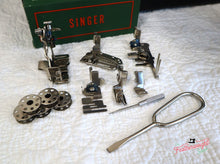 Load image into Gallery viewer, Singer Featherweight 221K Sewing Machine, EH629***
