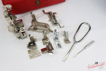 Load image into Gallery viewer, Singer Featherweight 222K Sewing Machine EP133***
