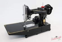 Load image into Gallery viewer, Singer Featherweight 222K Sewing Machine EP133***
