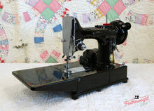Load image into Gallery viewer, Singer Featherweight 222K Sewing Machine EP131***
