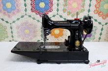 Load image into Gallery viewer, Singer Featherweight 222K Sewing Machine EK6362**
