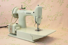 Load image into Gallery viewer, Singer Featherweight 221 Sewing Machine, WHITE FA128***
