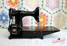 Load image into Gallery viewer, Singer Featherweight 222K Sewing Machine, RED "S" ER022***
