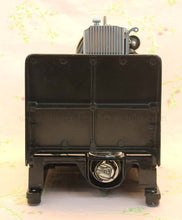 Load image into Gallery viewer, Singer Featherweight 222K Sewing Machine EM958**
