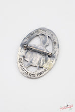 Load image into Gallery viewer, Qualifier's Pin, Singer Dressmaking Contest - RARE Singer (Vintage Original)
