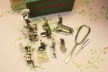 Load image into Gallery viewer, Singer Featherweight 222K Sewing Machine EL6850**

