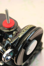 Load image into Gallery viewer, Singer Featherweight 222K Sewing Machine EL6850**
