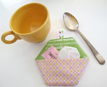 Load image into Gallery viewer, PATTERN BOOKLET, Bee in my Bonnet Kitchen Love by Lori Holt
