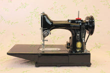 Load image into Gallery viewer, Singer Featherweight 222K Sewing Machine EM961***
